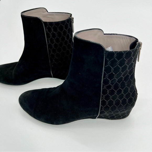 Aquatalia Women Suede Leather Chelsea Boots Black Wedge Heels Booties Size 8.5 - Picture 3 of 10